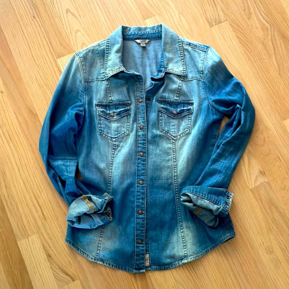 Guess jean button up